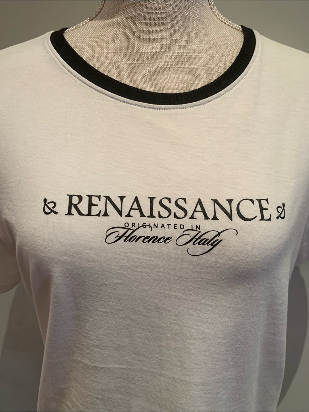 🩷H&M🩷NWT SHORT SLEEVE TEE. EXCELLENT CONDITION! - Picture 2 of 8